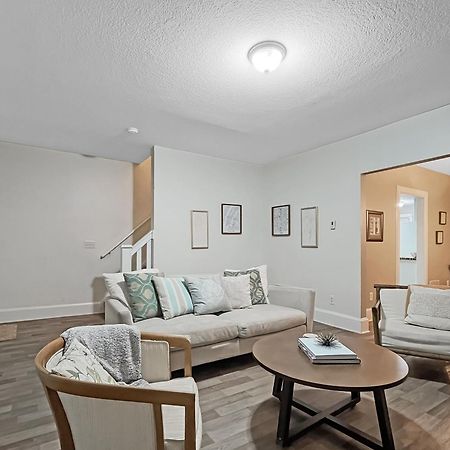 Chic 2Br Duplex Free Parking Near Hospitals Villa Des Moines Buitenkant foto